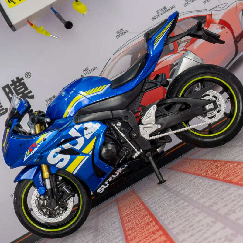 Фото Модель мотоцикла Suzuki GSX-R1000 CCA 1:12, имитирующая реалистичную версию, из сплава, с богатой детализацией, тонкой проработкой и высоким качеством. №2