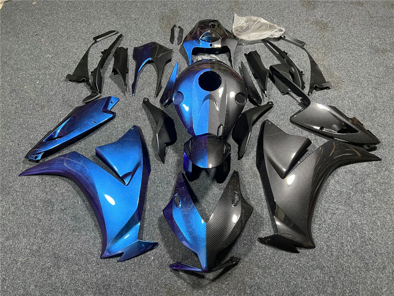 

Applicable to CBR1000RR 12-16 years CBR1000 2012 2013 2014 2015 2016 fairing color changing blue carbon fiber paint