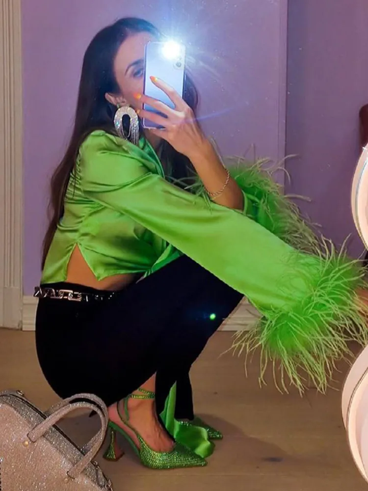 Женская атласная блузка с V-образным вырезом длинным рукавом и перьями |