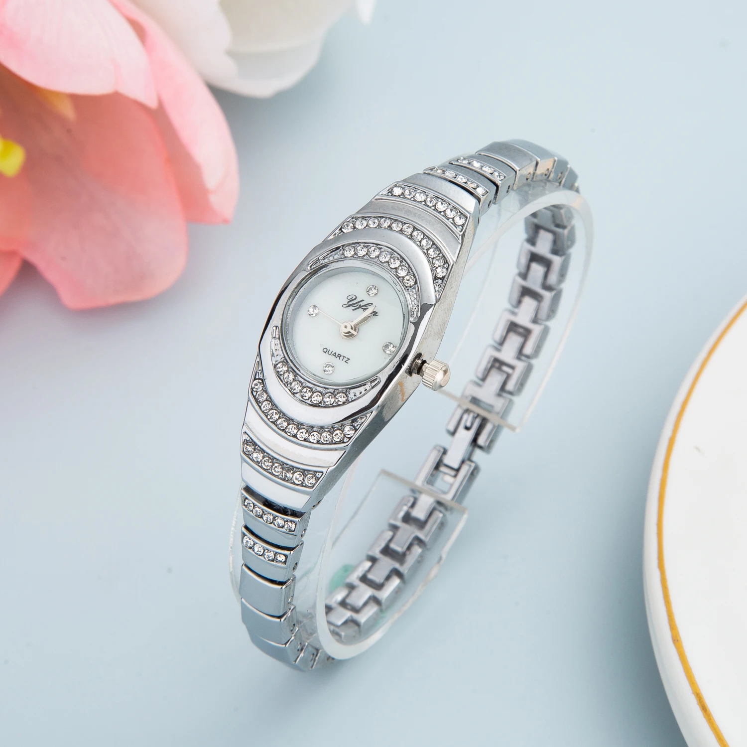 2023 New Luxury Watch for Women Crystal Diamond Bracelet  Watches Dresses for Womens Fashion Quartz Wristwatches Free Shiping
