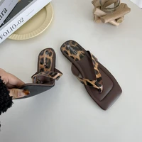 2022 new flip flop womens shoes fashion outer wear korean style square head low heel all match seaside beach sandals