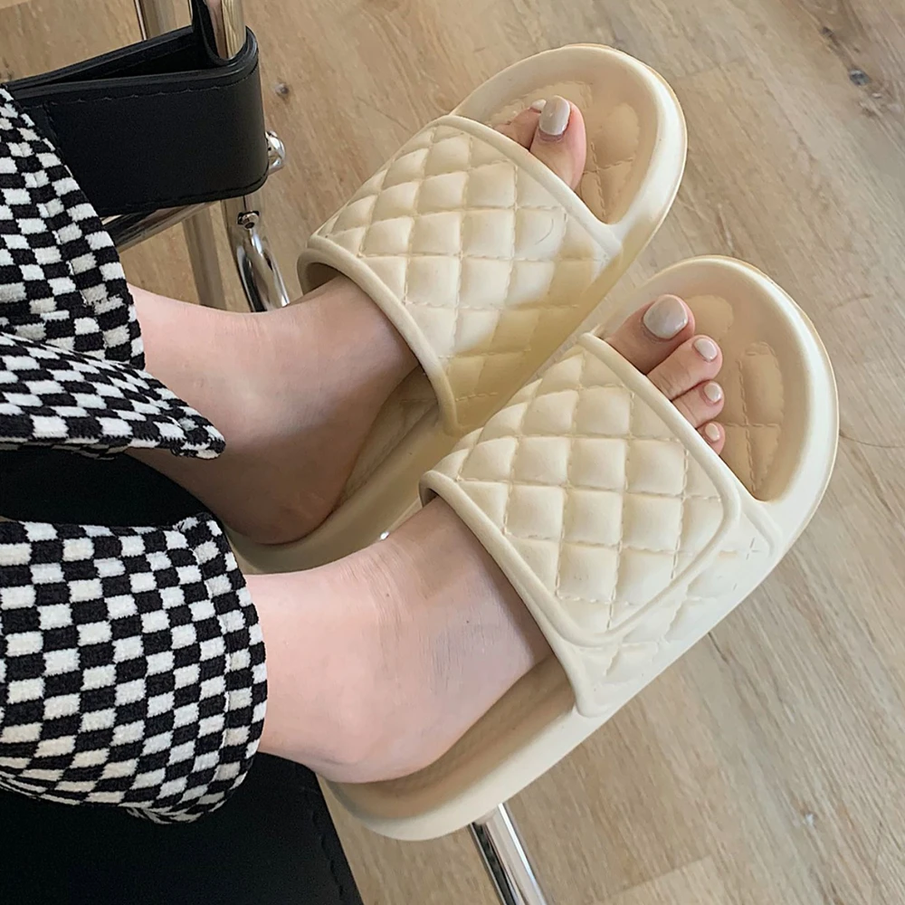 Шлепанцы для мужчин и женщин Уличная обувь на платформе с ромбовидной сеткой