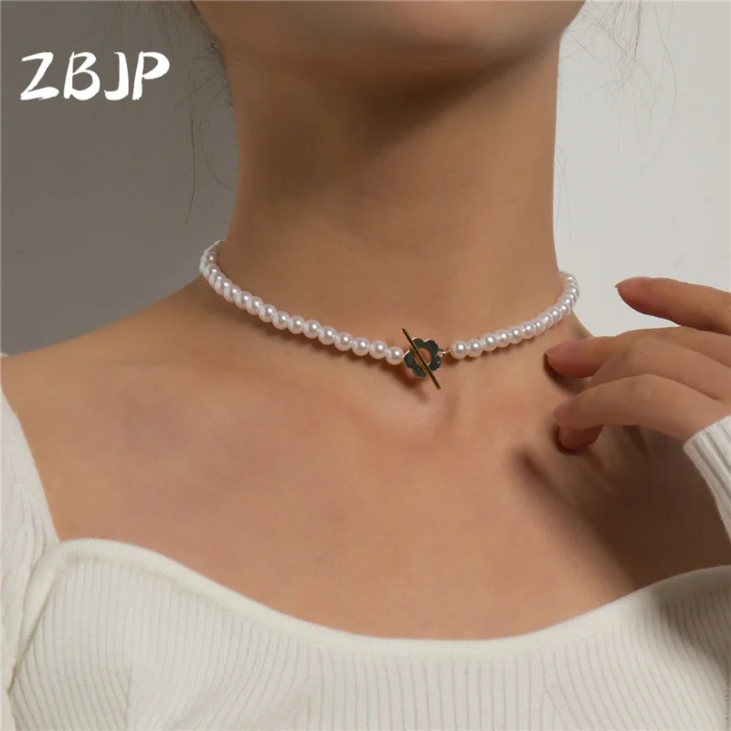 

Classic Vintage Flowers Pendant Imitation Pearl Necklace for Woman Bohemian Beaded Chain Summer Handmade Y2k Jewelry Scream Gift