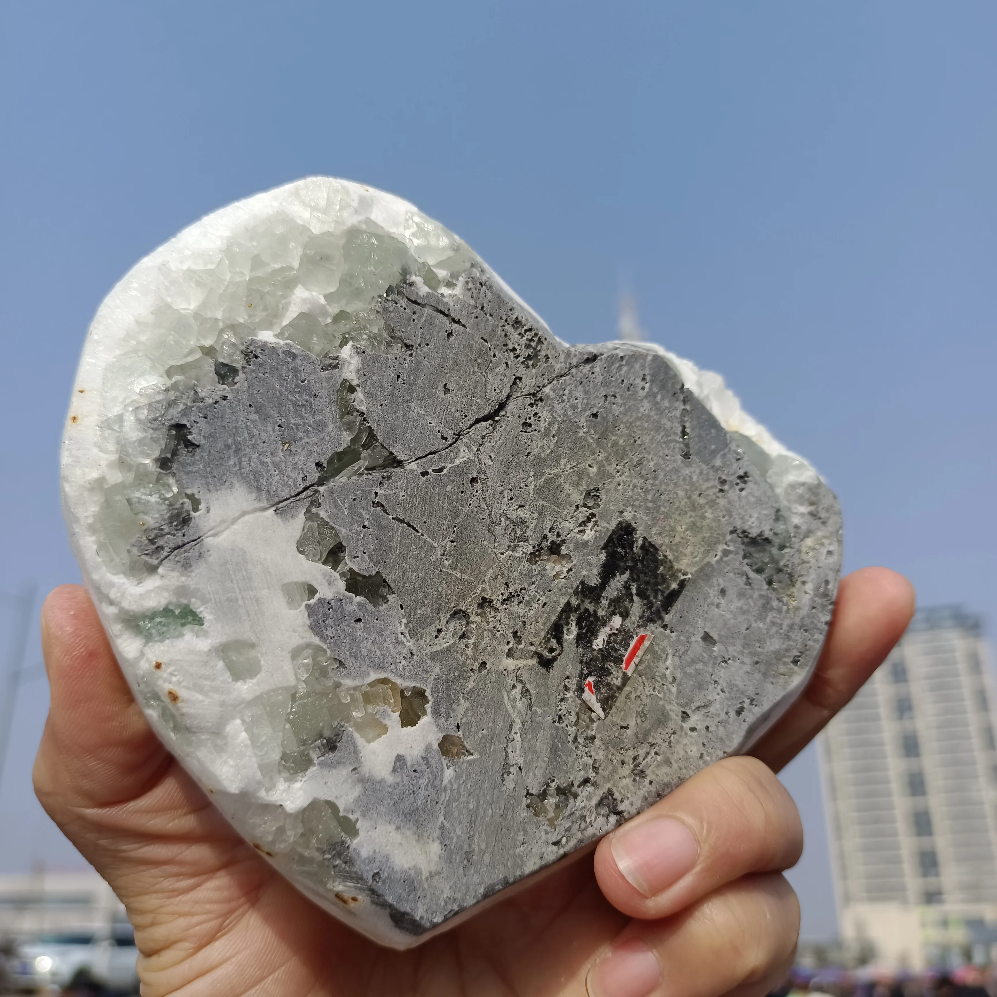 Гальванизированный цвет натуральный сформированный кристалл кластер сердца из