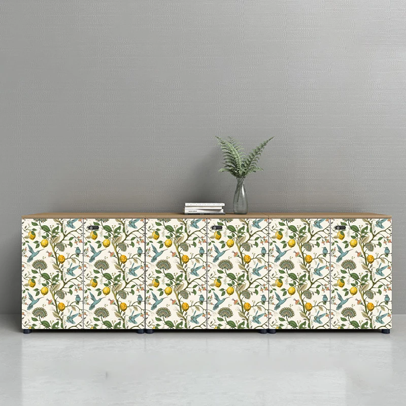 Рисунок 5 - Виниловые самоклеящиеся обои с животными и растениями