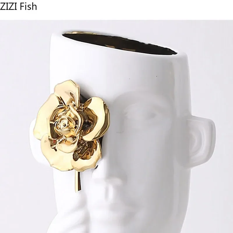 Керамическая ваза с золотым рельефом и розой цветочный горшок персонажем