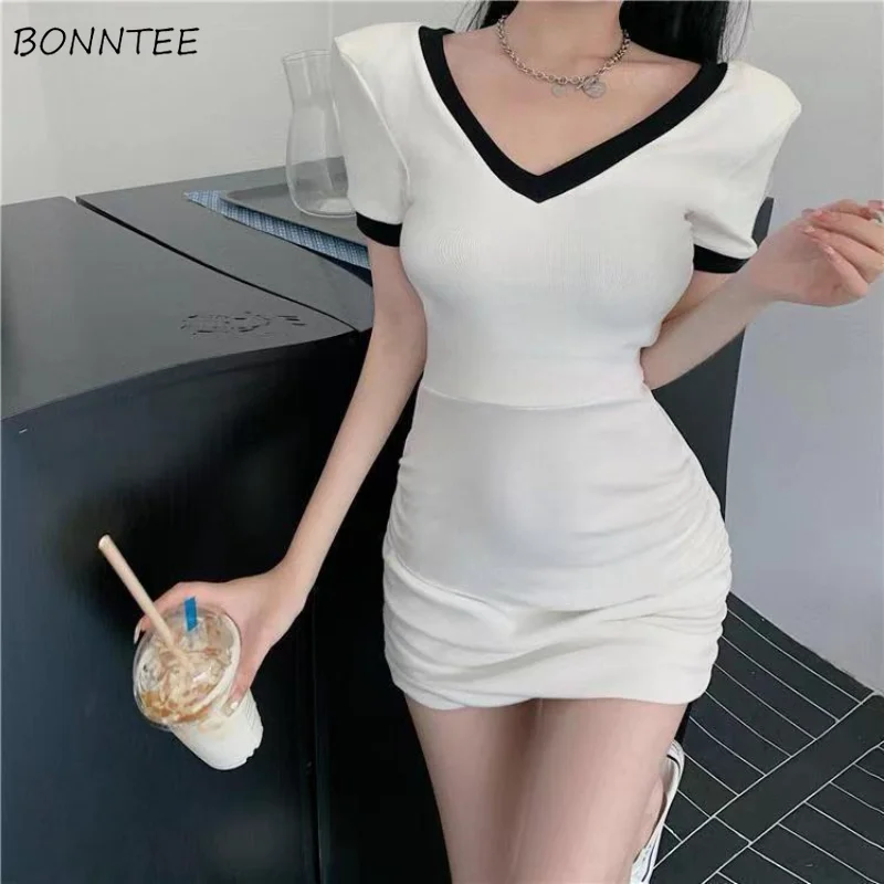 

Женское мини-платье в стиле пэчворк, с V-образным вырезом