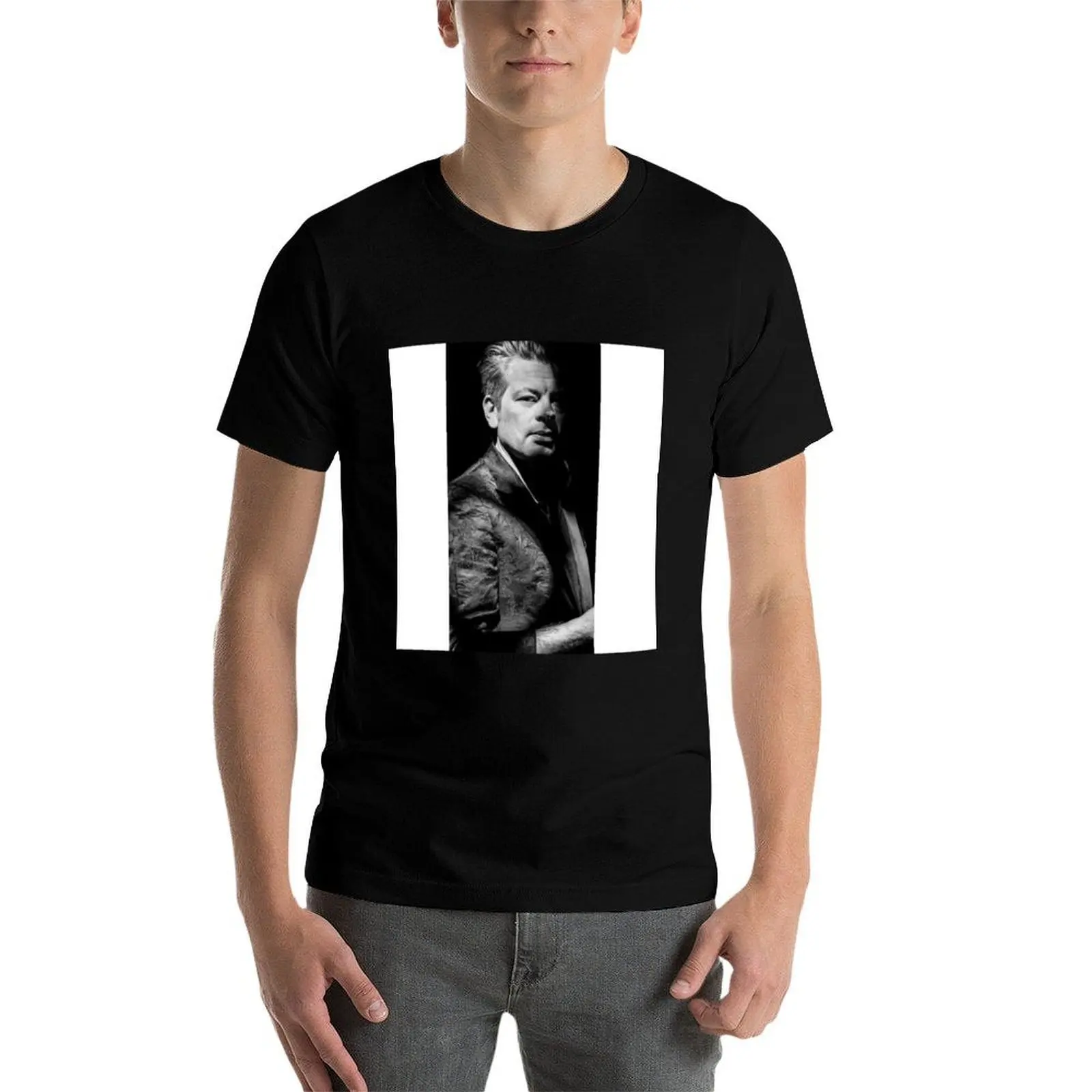 Фото Футболка Benjamin Biolay - Portrait T-Shirt, устойчивая к сминанию, с коротким рукавом №4