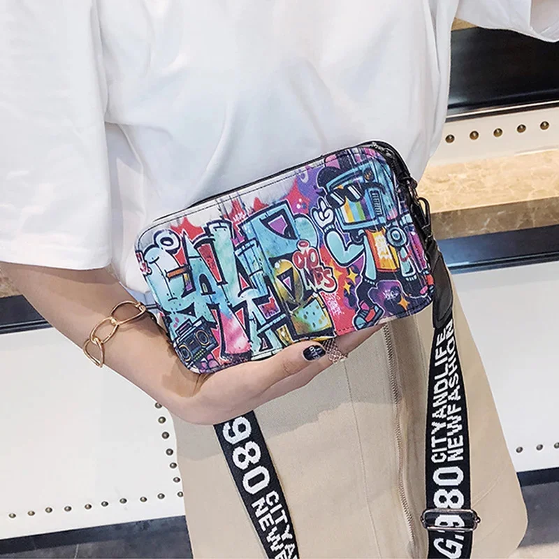

Fashion Personality Ink-jet Colour Graffiti Letter Wide Strap Square Bag Creative Student Shoulder Bags Female CrossBody Bags