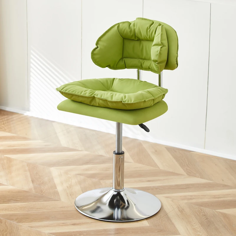 Рисунок 3 - Кожаные современные барные стулья