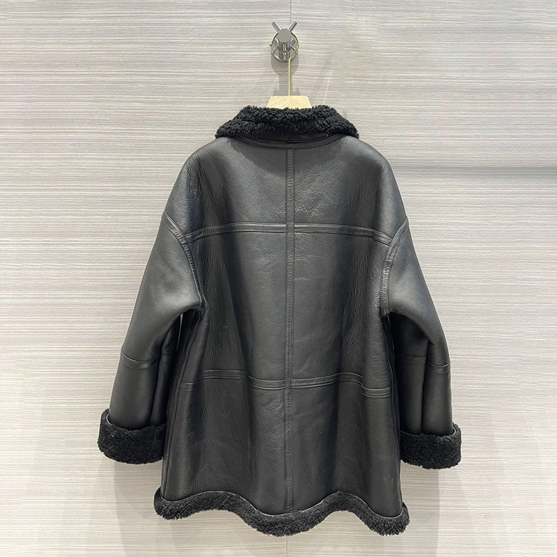 Женская кожаная куртка из овечьей шерсти
