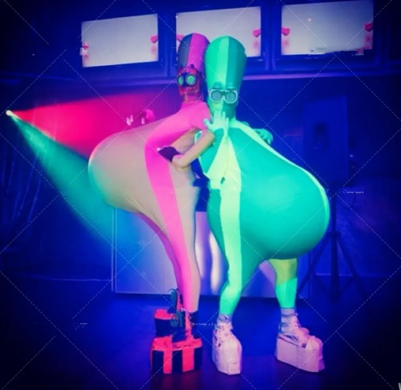 Флуоресцентная маска для ночного клуба