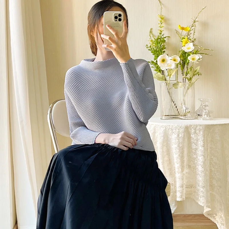 

Changpleat Woman t-shirts 2022 New Spring Miyake Pleated Fashion Loose Long Sleeve Large Size Folds Female Tops