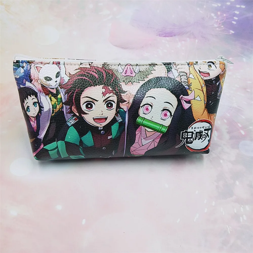 Чехол-карандаш из ПУ кожи на молнии с изображением рассекающего демонов |