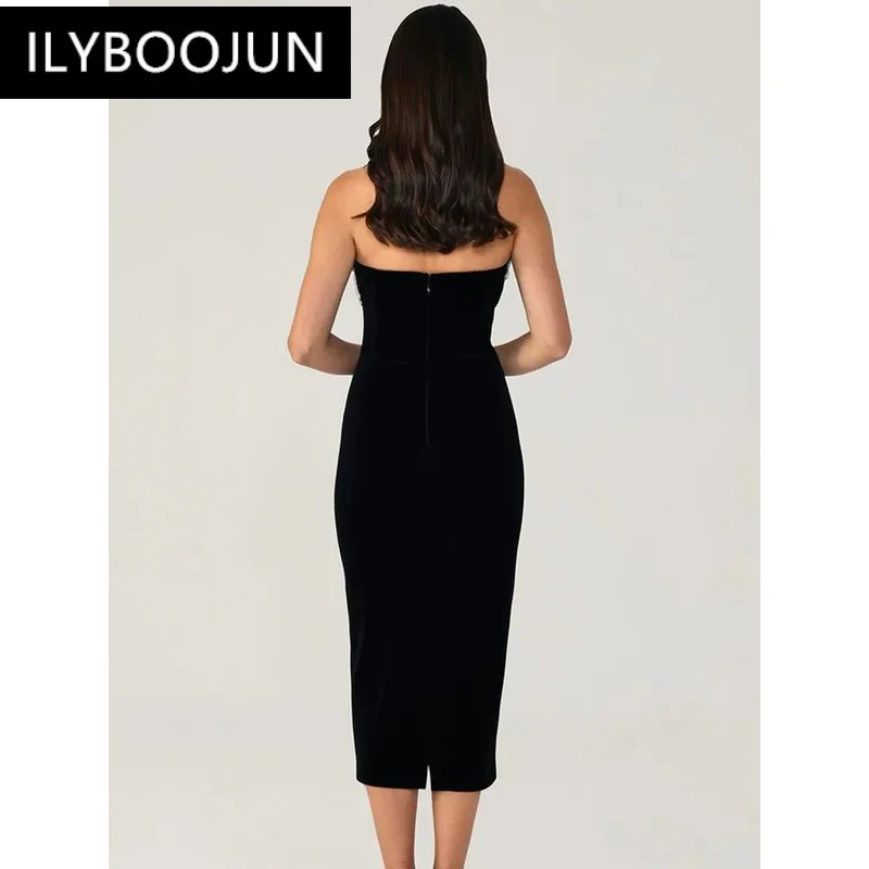 Платье без бретелек с открытой спиной и бриллиантами