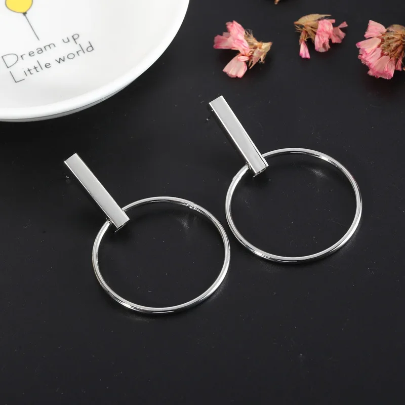 

GD простые Очаровательные Круглые простые дизайнерские позолоченные кольца круглые и квадратные геометрические Подвесные серьги-гвоздики для женщин