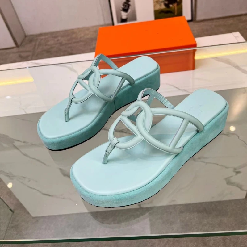 

Famous Brand Beach Slippers Classic Flat Heel Summer Designer Fashion Flops Leather lady Slides women shoes Hotel Bath Sandals