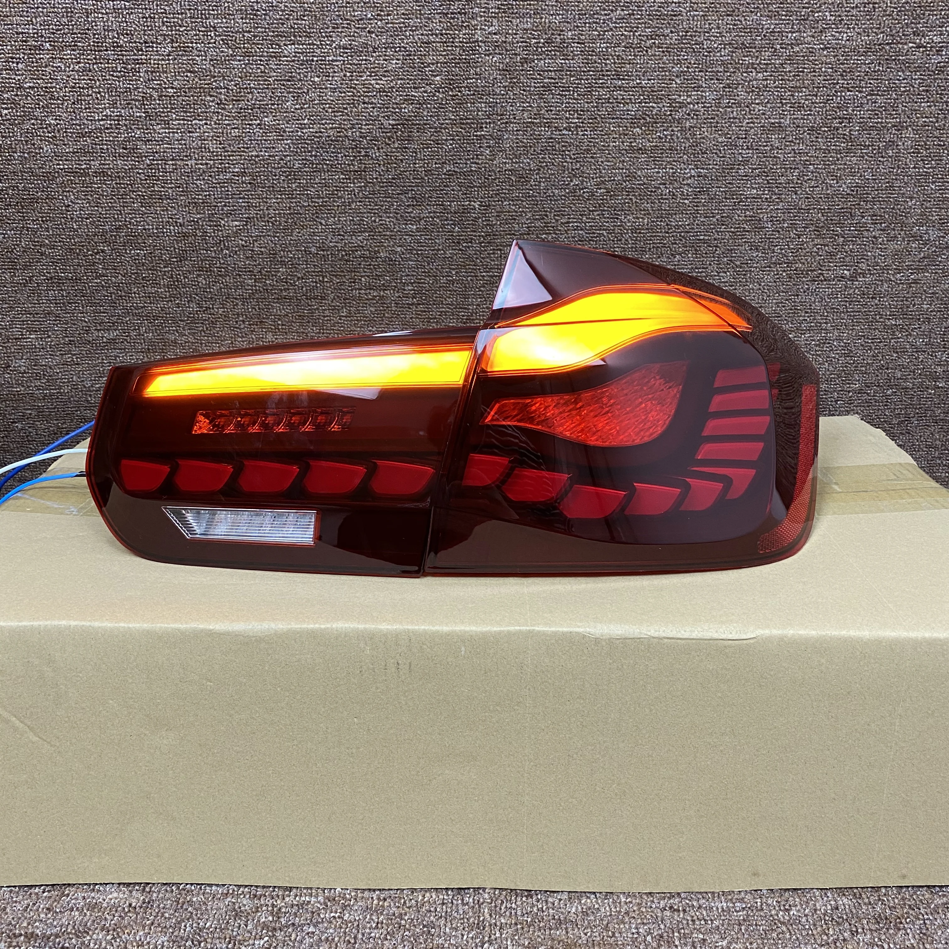 Фото Задние фонари J ONE LED для BMW 3 серии F30 F80 2012-2019 в стиле GTS с динамическими указателями поворота, установка Plug & Play. №2