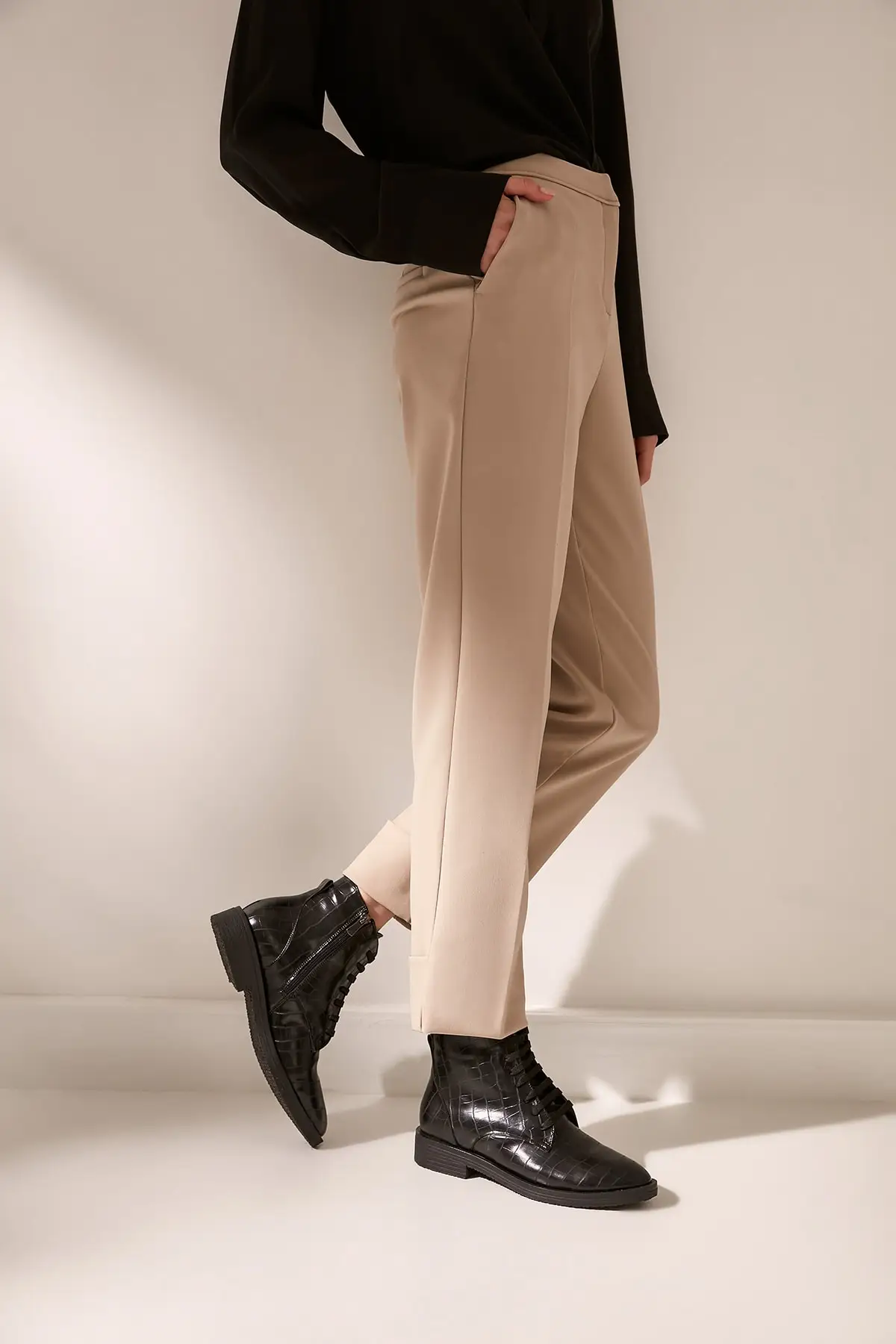 

Женские ботинки ie & DIES, Новое поступление, роскошные стильные женские ботинки, дизайнерские удобные женские ботинки на платформе, высокое ка...