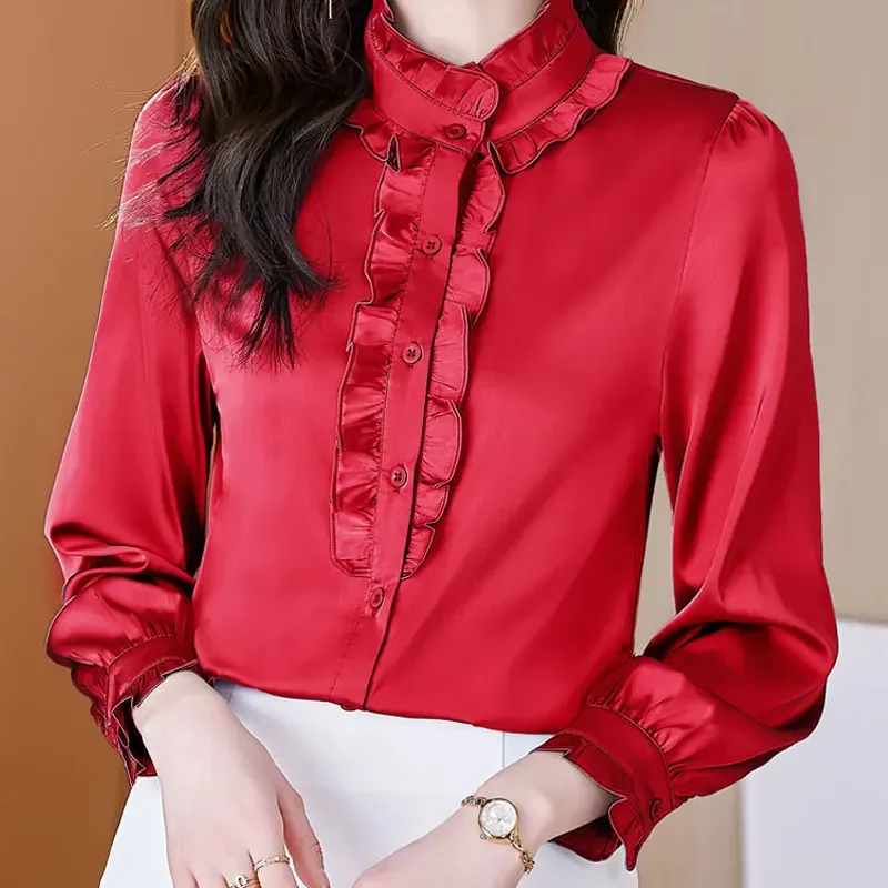 Женская однотонная блузка с воротником-стойкой и оборками осенняя стильная