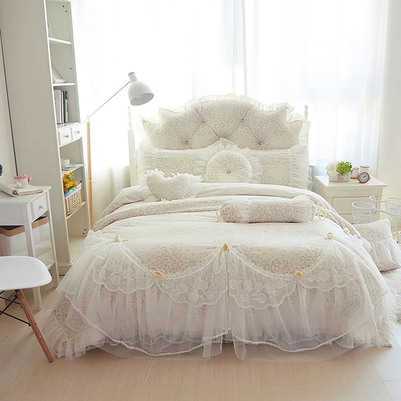

Luxury Princess Wedding Skirt Romantic Lace ding Jacquard Cotton Quilt Cover Comforter Set Bedspread Pillowcases