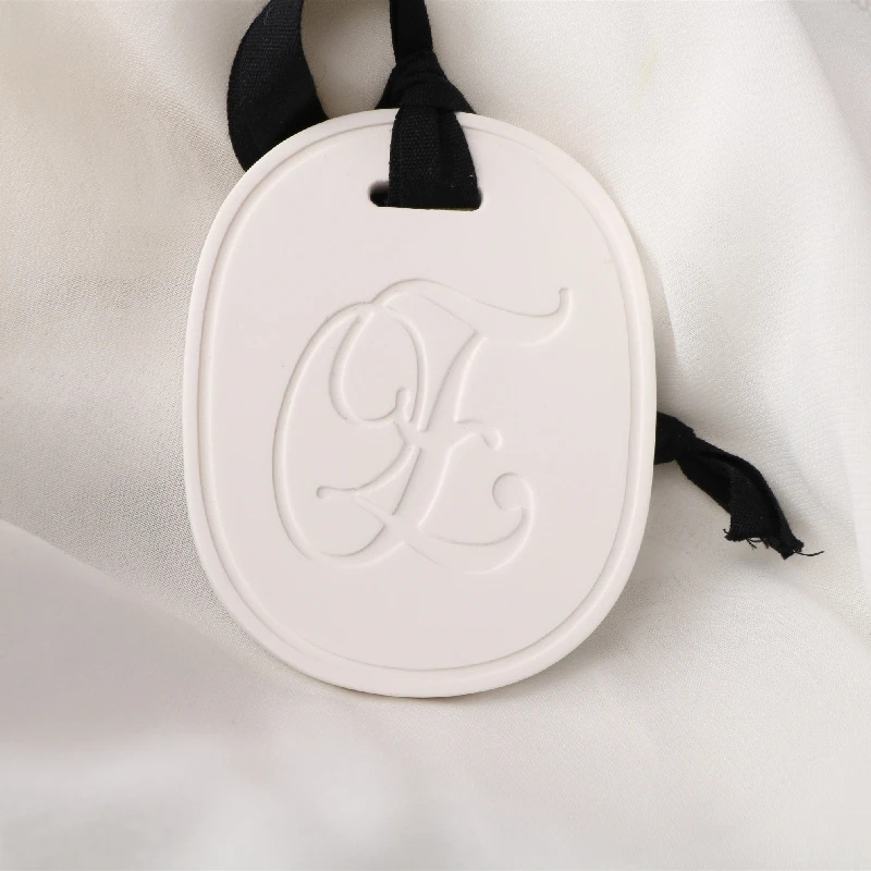 

FinRu Ceramic Pendant Accessories Decoration Perfume Diffuser Stone Indoor Essential Oil Fragrance Emitting Gypsum Air Freshener