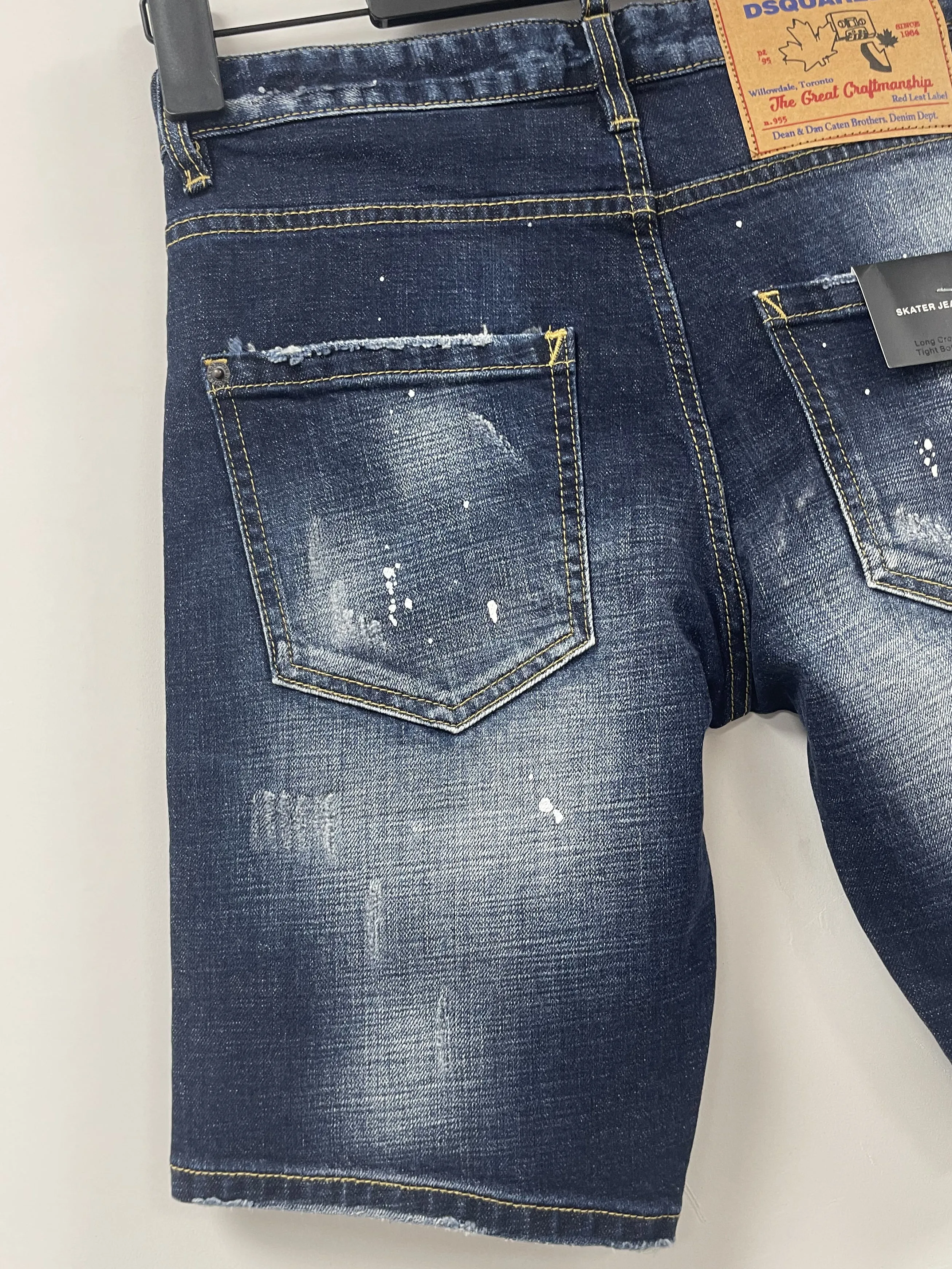 2024 весна/лето новые джинсы D2 модные мужские потертые царапанные с заплатками