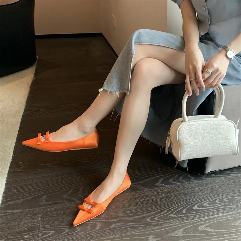 Мокасины женские с заостренным носком на плоской подошве без застежки |