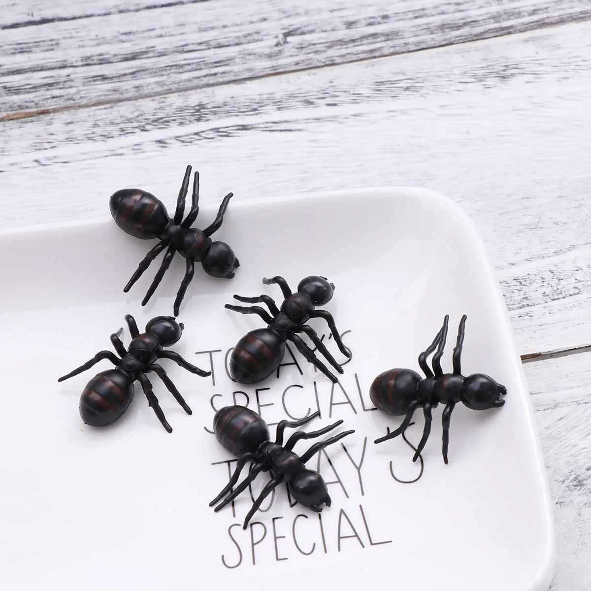

50 PC Cake Toppers Simulated Ants Toy Big Ant Toy Halloween Fake Insects Fake Ant Toy Plastic Bug Toys Insect Prank Toys