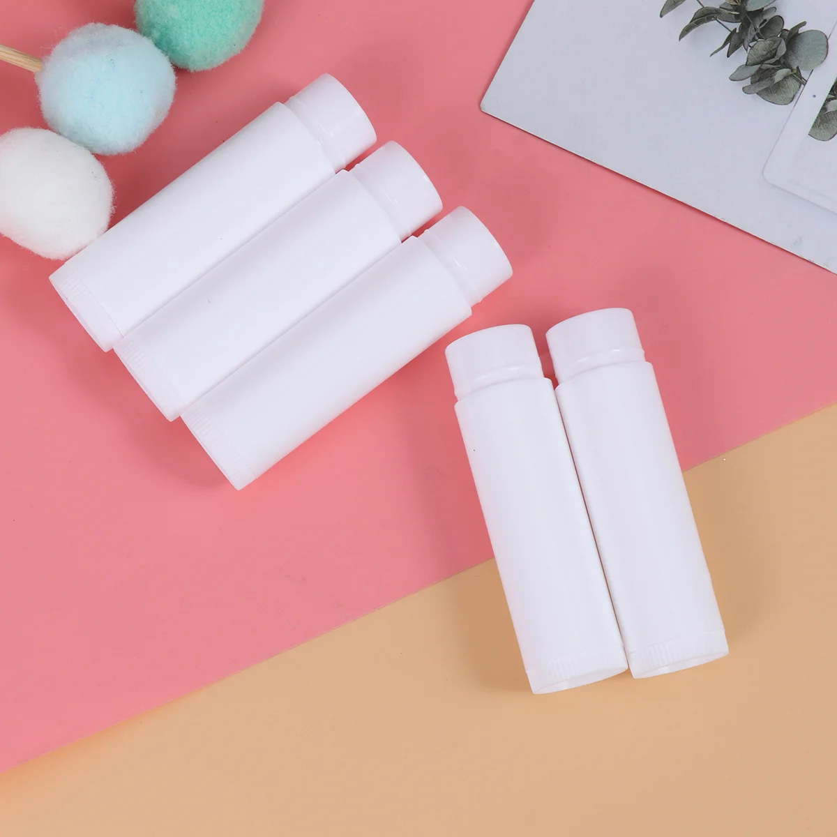 

25pcs 5g Empty Lip Balm Tubes Lip Gloss Tube Refillable Lip Balm Container Reusable Lipstick Bottle for Ladies, White Packaging