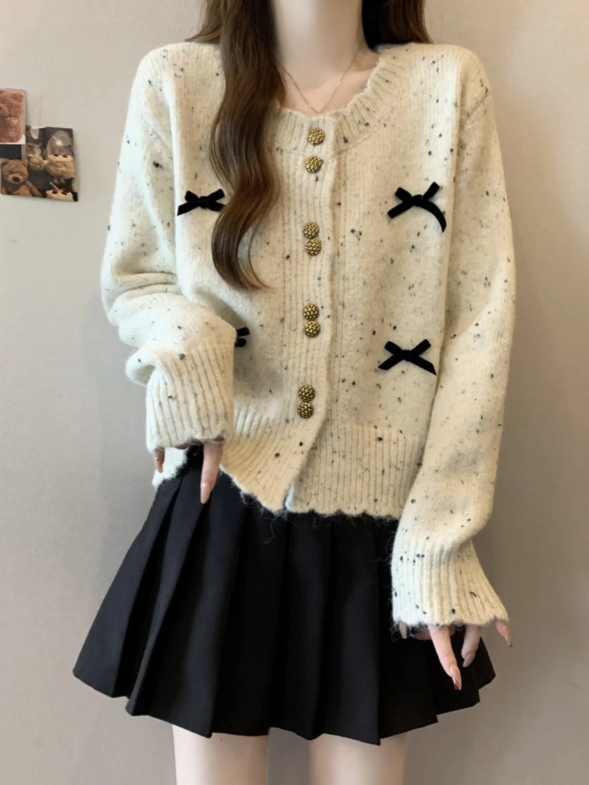 Изящный вязаный кардиган в горошек с бантом женский свободный утягивающий