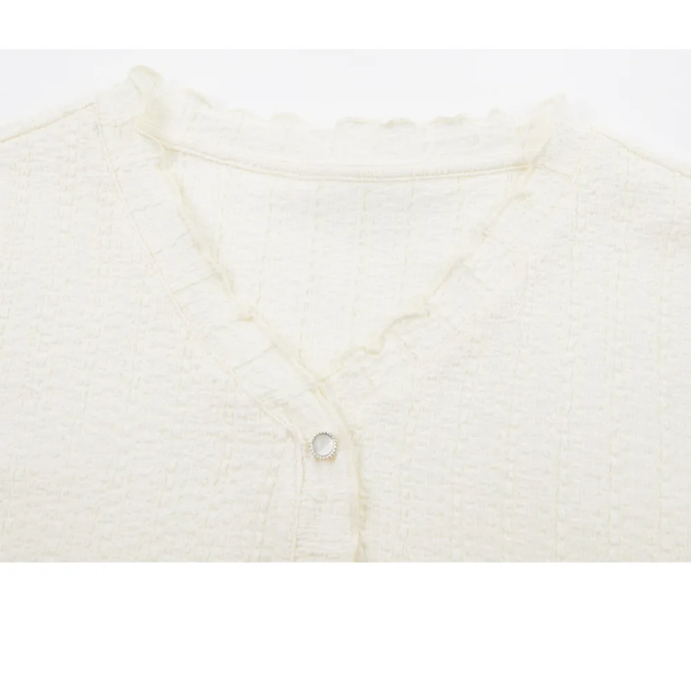 Женская футболка с V-образным вырезом и деревянными ушками