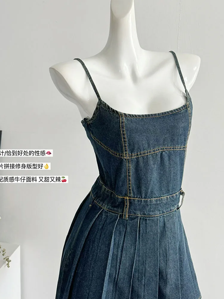 Винтажное синее платье в американском стиле без рукавов на бретелях-спагетти