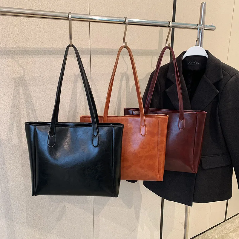 

2023 popular new fashion commuter bag Korean version simple large capacity messenger bag Women's versatile one-shoulder tote bag