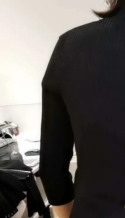 

Женский однобортный свитер с ложным воротником и рукавом три четверти