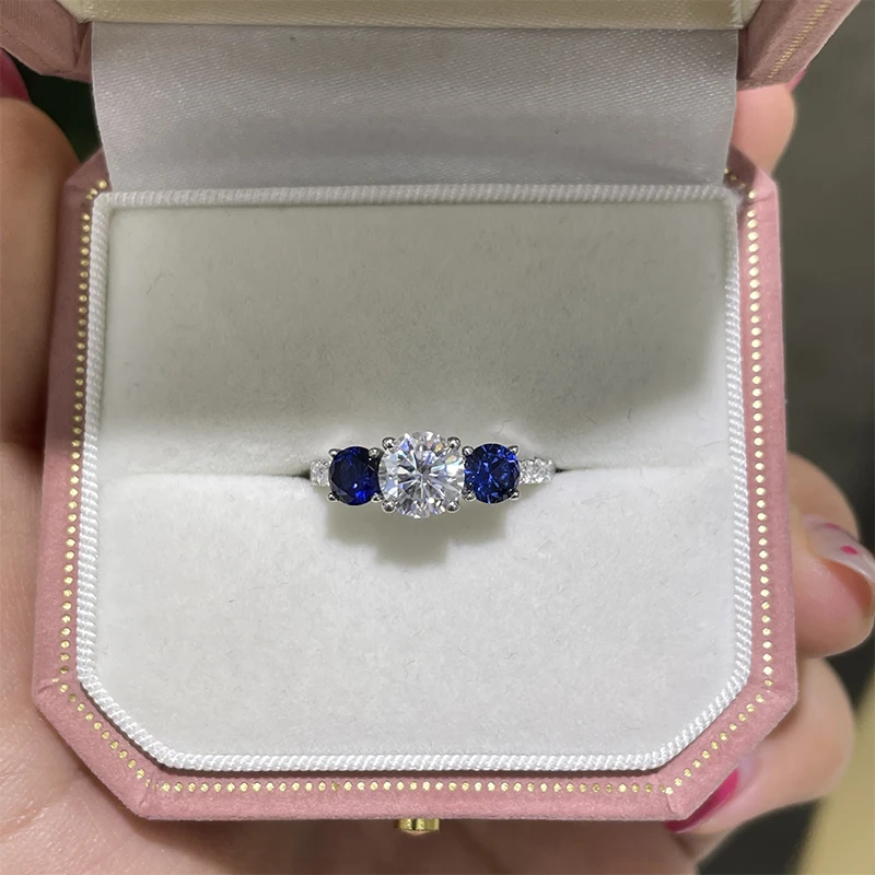 Фото Кольцо KEEP YES 1CT 6,5 мм с муассанитом и тремя бриллиантами для женщин, обручальное/свадебное кольцо с выращенным в лаборатории сапфиром, серебро 925 пробы №2