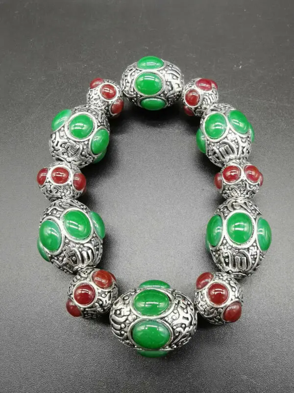 China Old Tibet Silver Carving Flower Inlaid Red Green Jade Bracelet Collection Ornaments Statues for Decoration