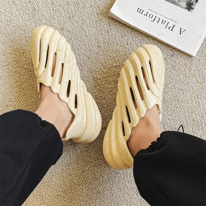 2022 Fashion New Women Summer Shoes Sandals Women's Holes Sandals Hollow Breathable Flip Flops men Outdoor Beach Slippers Shoes