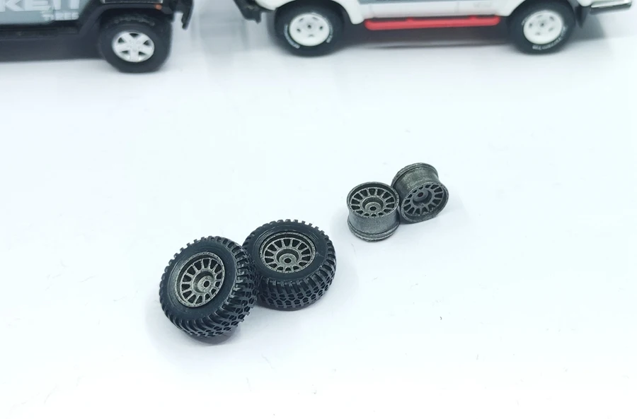 

4PCS 1:64 Handmade Car Model Hard LC76 Off-road Vehicle Wheel Hub Tire Garage Scene YY008