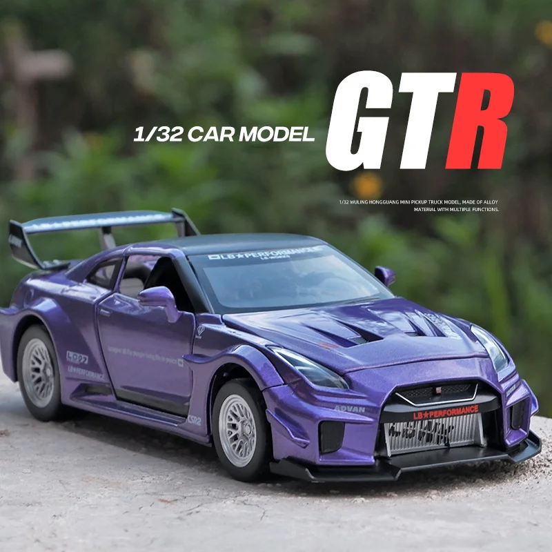 

1:32 Nissan GTR CSR2 Skyline Alloy Model Car Toy Diecasts Metal Casting Sound and Light Pull Back Car Toys For Children Vehicle