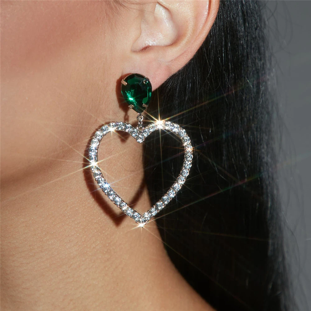 

2022 New Retro Green Crystal Love Pendant Earrings Ladies Fashion Bling Rhinestone Stud Earrings Exquisite Jewelry Accessories