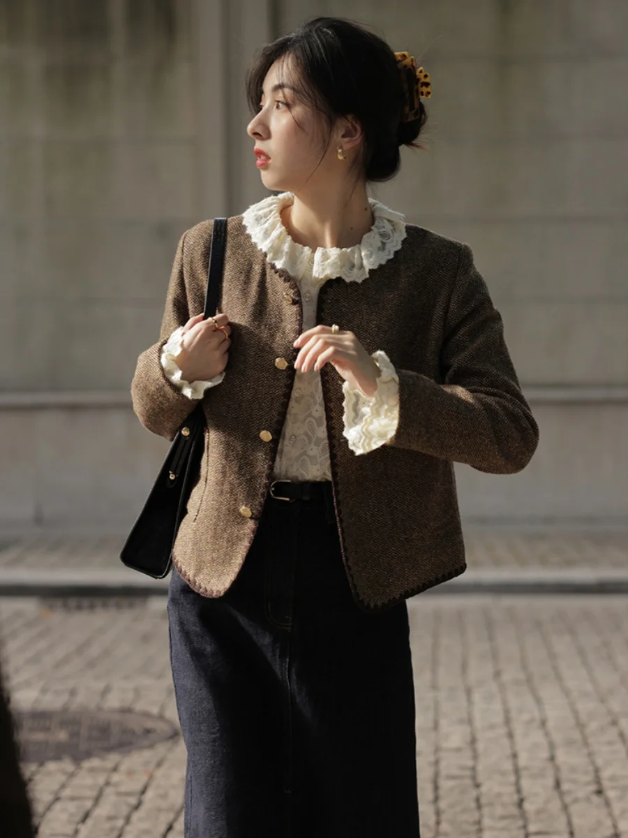 Короткий топ French sle Retro High Sense Fried Street с грубыми цветами шерстяная изящная верхняя