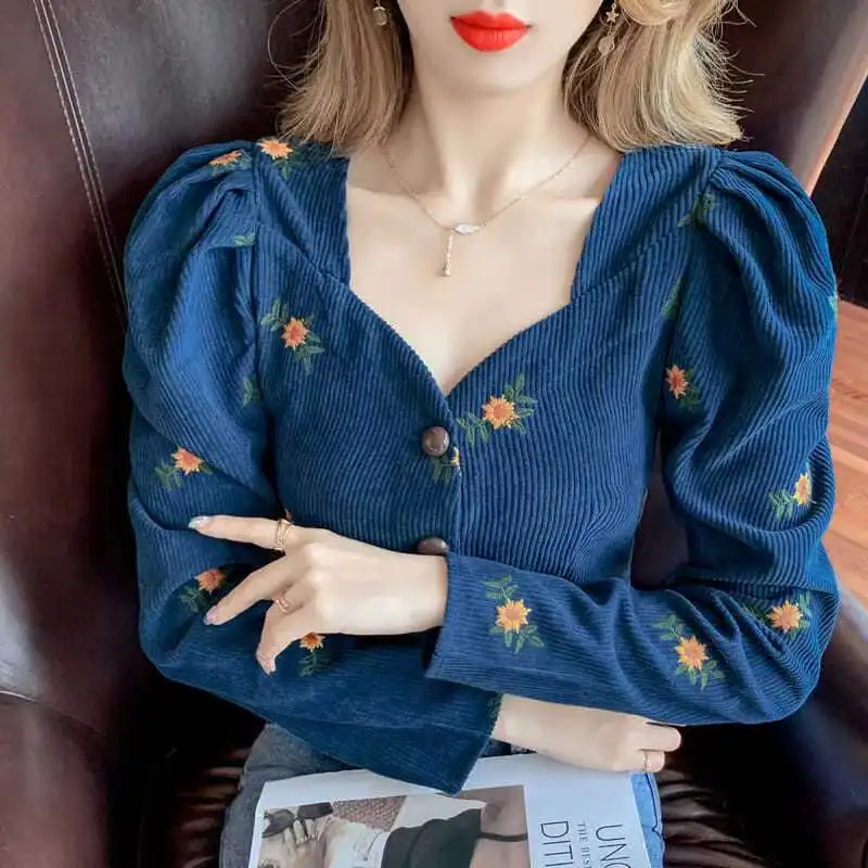 

Fashion Slim Fitting V-neck Floral Shirt Women's Spring And Autumn New Retro Top Long Sleeve Corduroy Short Shirt