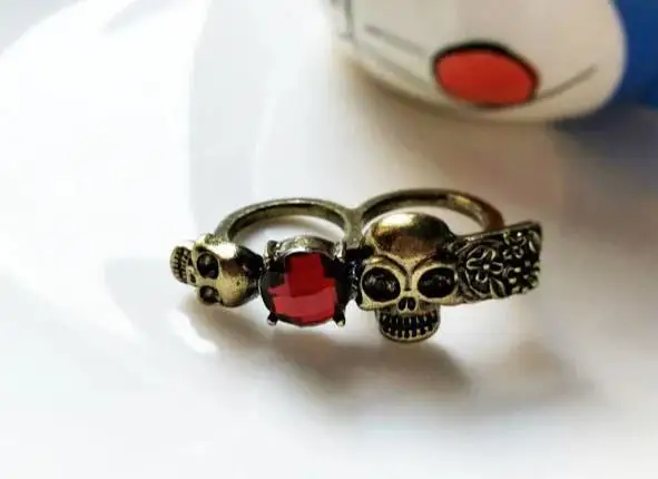 

Fashion Jewelry Vintage Double Finger Ring Skull Ring