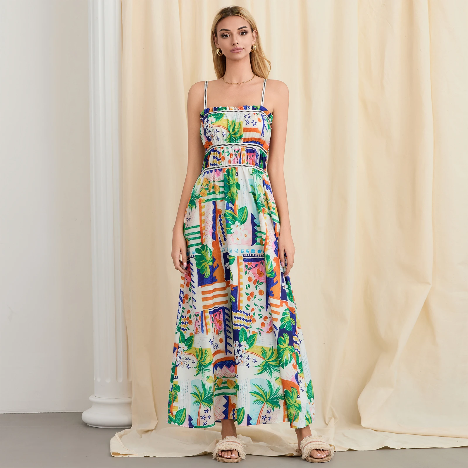 Женское винтажное платье на бретельках длинное пляжное с цветочным принтом в