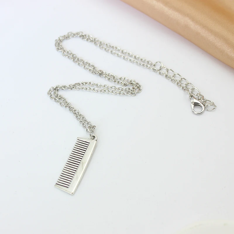 

New Vintage Hairdresser Tools Comb Pendant Chain Necklace for Women Simple Silver Color Clavicle Jewelry Everyday Girl Gift
