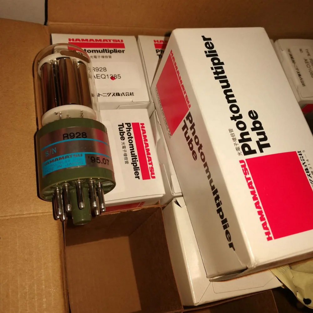 

Миниатюрные бокочувствительные фототрубки 931B/R456/MS9S R928 PMT