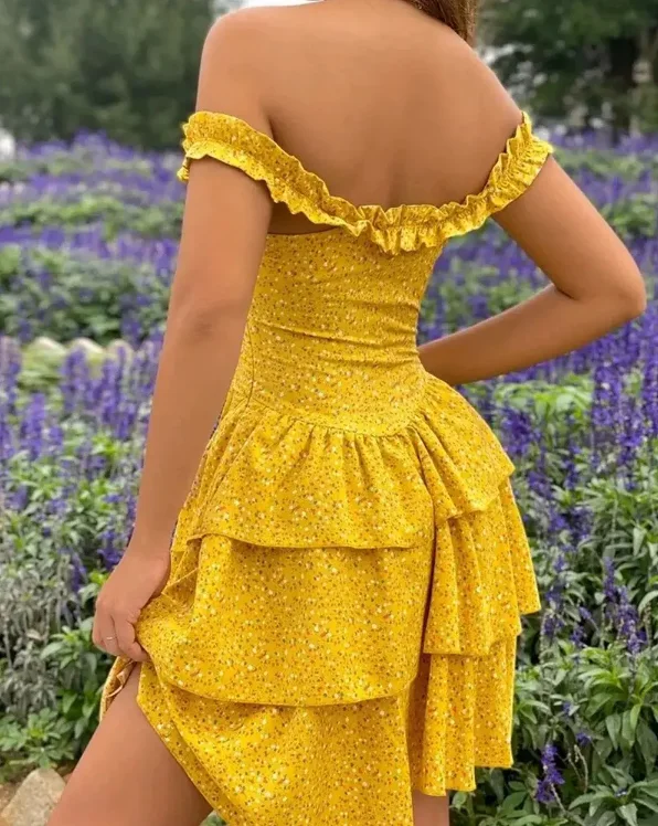 Женское платье с открытыми плечами соблазнительное цветочным принтом и оборками