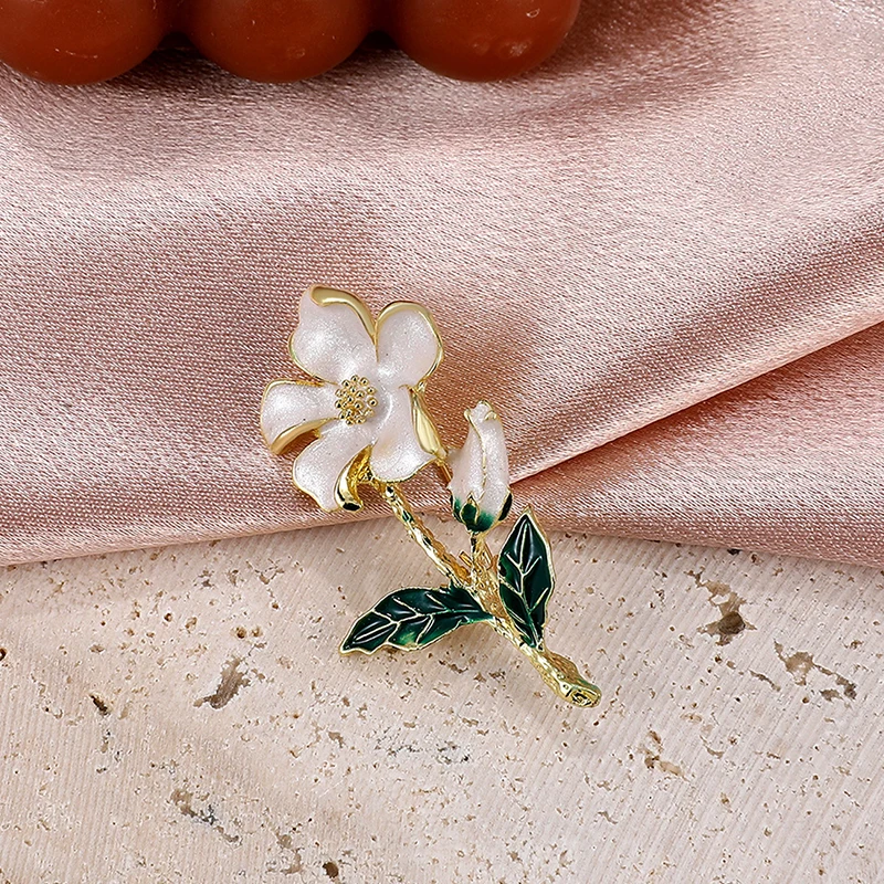 

2022 White Flower Brooches Beauty Spring Flowers Party Office Brooch Pins Women Wedding Party Casual Brooch Pins Gifts