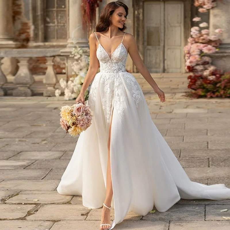 Купи Elegant Wedding Dress Lace Appliques Split A Line Bride Gown Spaghetti Straps Sleeveless V-neck Bridal Dresses Vestido De Noiva за 4,916 рублей в магазине AliExpress